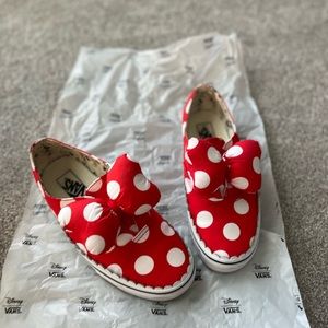 VANS authentic gore Disney Minnie Mouse bow sneakers 8.5 ✨